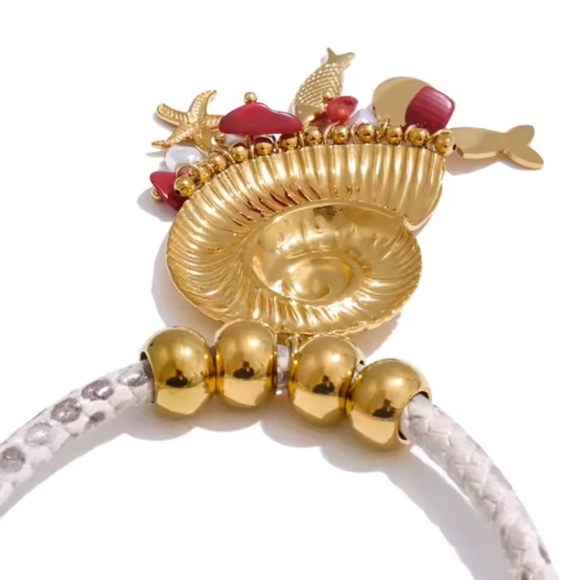 Golden Seashell Pendant Necklace – Nautical Charm with Natural Stone Accents - Picture 7 of 17